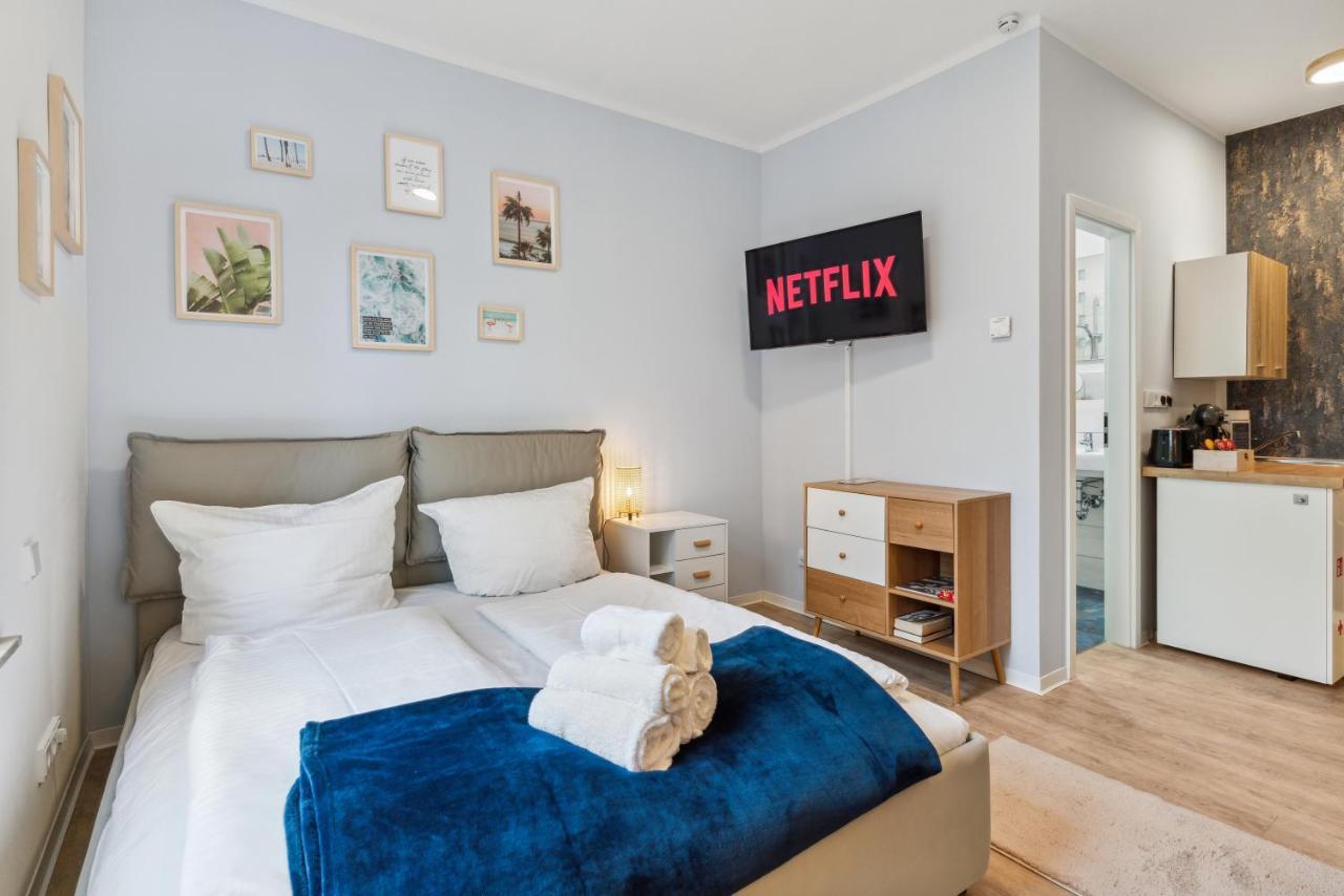 Vorstadtoase - 2 Personen - Eichwalde, Naehe Ber - Queensize-Bett, Netflix, Parken Екстериор снимка