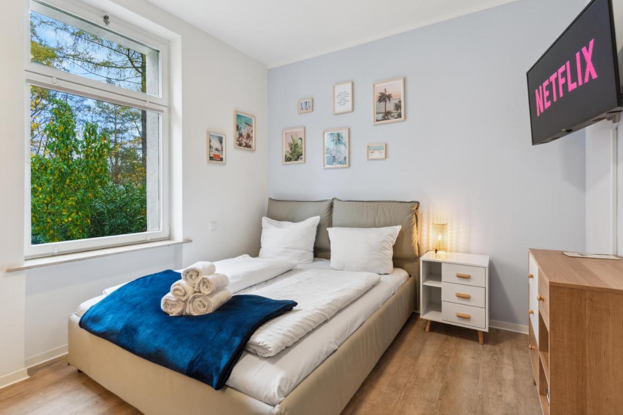Vorstadtoase - 2 Personen - Eichwalde, Naehe Ber - Queensize-Bett, Netflix, Parken Екстериор снимка
